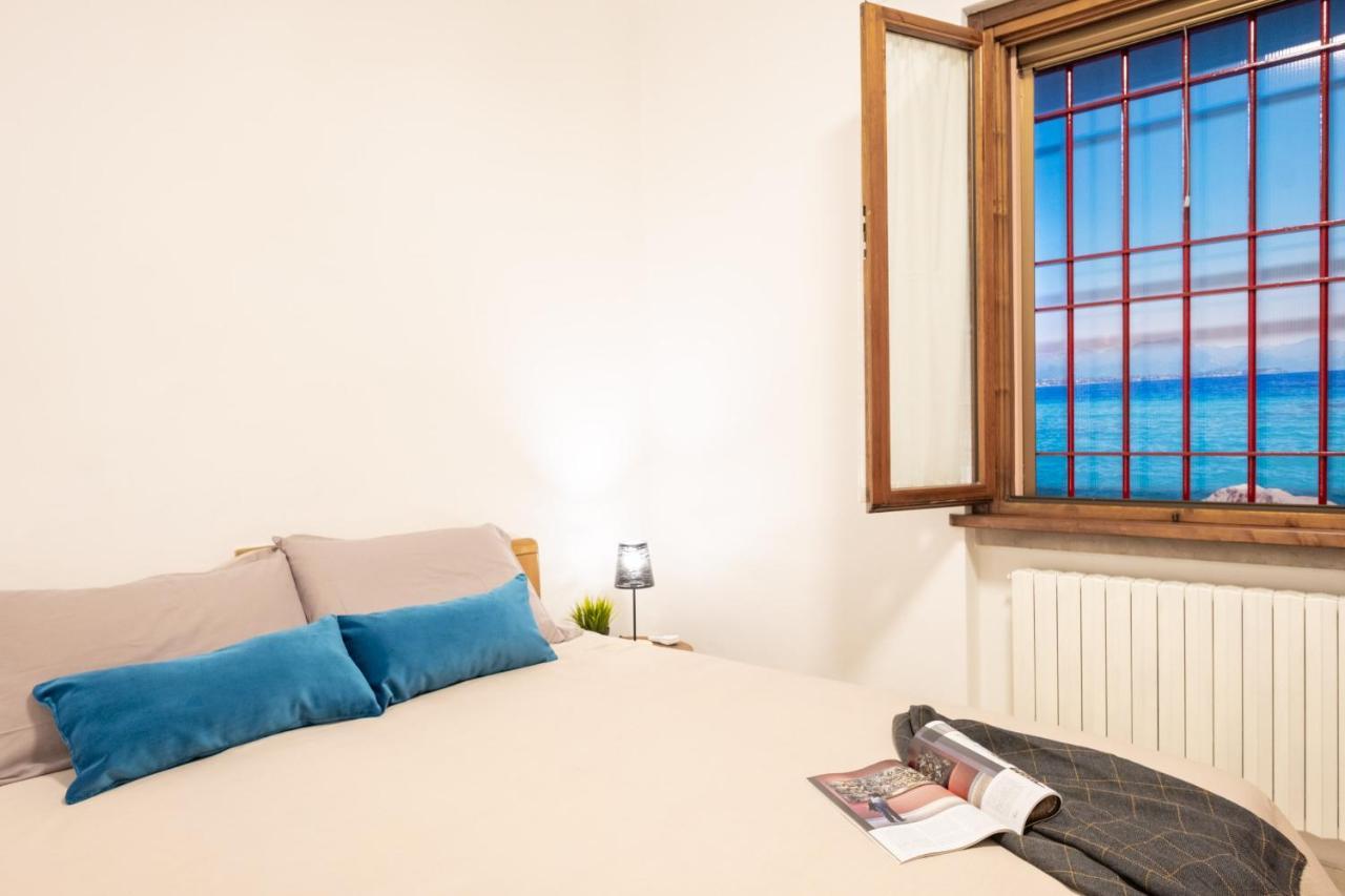 Апартаменты Casa Dolce Casa Desenzano - 2 Passi Dal Lago Дезенцано-дель-Гарда Экстерьер фото